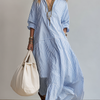 Vestido maxi de rayas azules de estilo camisero holgado