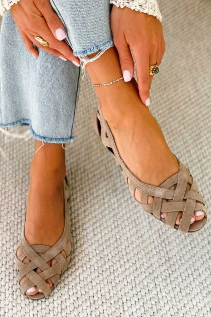 Hina | Sandalias planas de puntera abierta y material trenzado