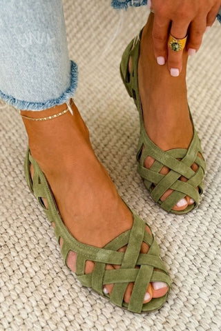 Hina | Sandalias planas de puntera abierta y material trenzado