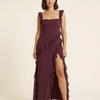 Talía - Vestido Largo con Volantes y Abertura